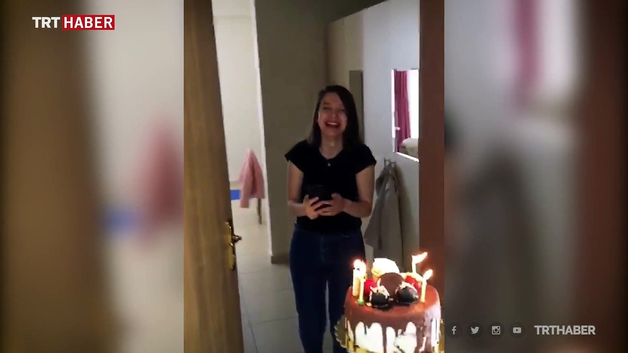 Karantinadaki öğrenciye doğum günü sürprizi