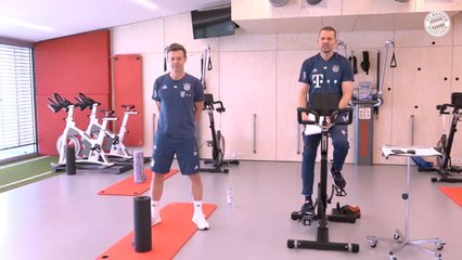 Schweinsteiger gatecrashes Bayern's online training session