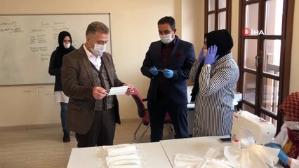 Gaziosmanpaşalı kadınlar günde 2 bin maske üretiyor