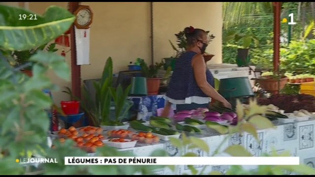 Les maraîchers locaux pallient l’absence de légumes frais importés.