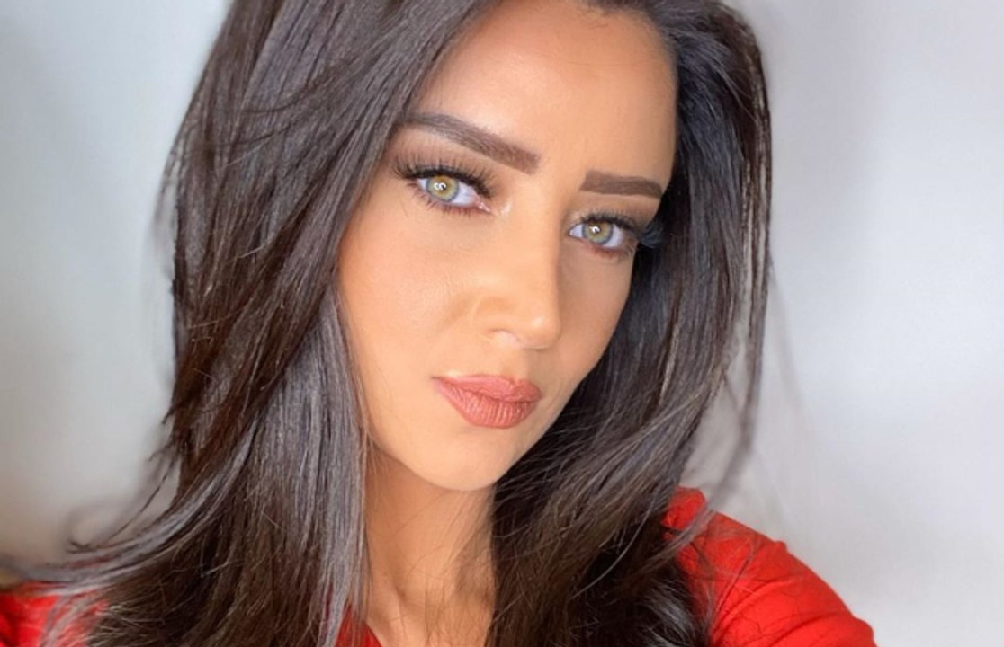 رقص وغناء رضوى الشربيني مع شقيقها الوسيم في العزل المنزلي