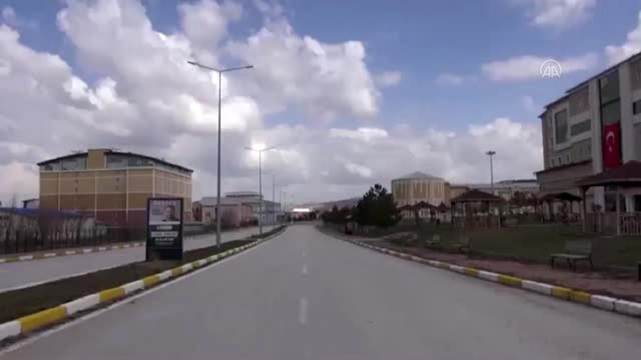 Cumhuriyet Üniversitesi Rektörü Yıldız'dan öğrencileri için "Ben de özledim" klibi - SİVAS