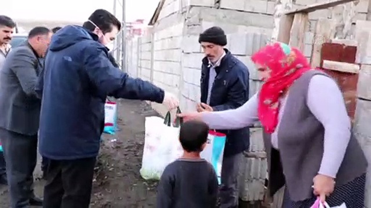 Ağrı Belediye Başkanı Sayan ihtiyaç sahibi aileye yardım etti - AĞRI