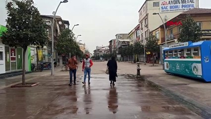 SAKARYA Akyazı'da banklar söküldü