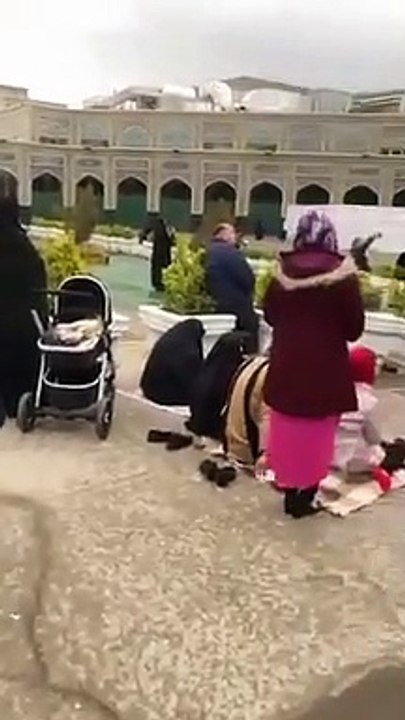 لطم الزوار الشيعة في مشهد