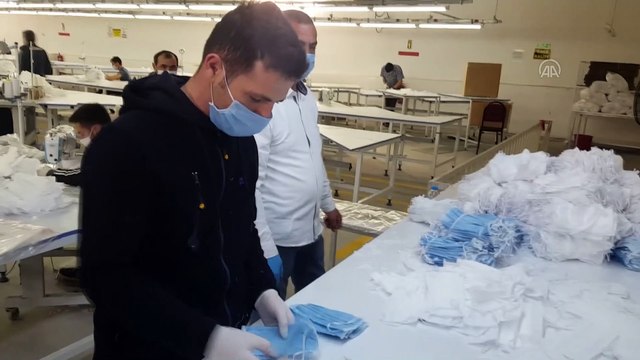 Tekstil ürünlerini bırakıp Sağlık Bakanlığı için maske üretimine başladılar - AMASYA