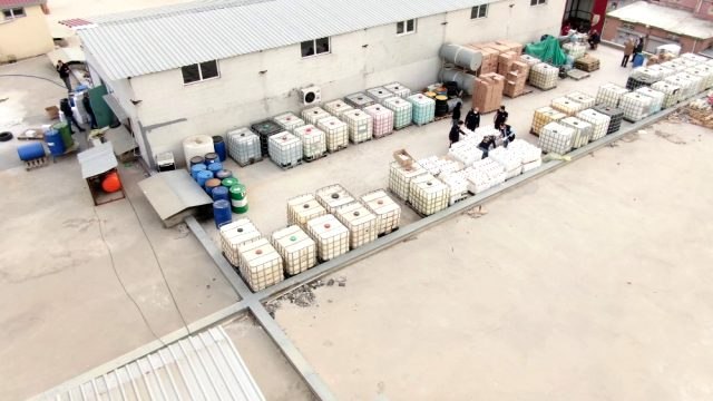 Adana'da 2 milyon liralık sahte dezenfektan ve şampuan ele geçirildi