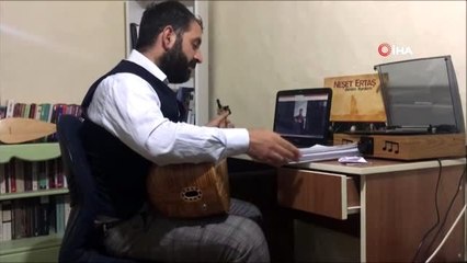 'Evde kal' uyarılarını dikkate alarak koro eğitimini uzaktan alıyorlar