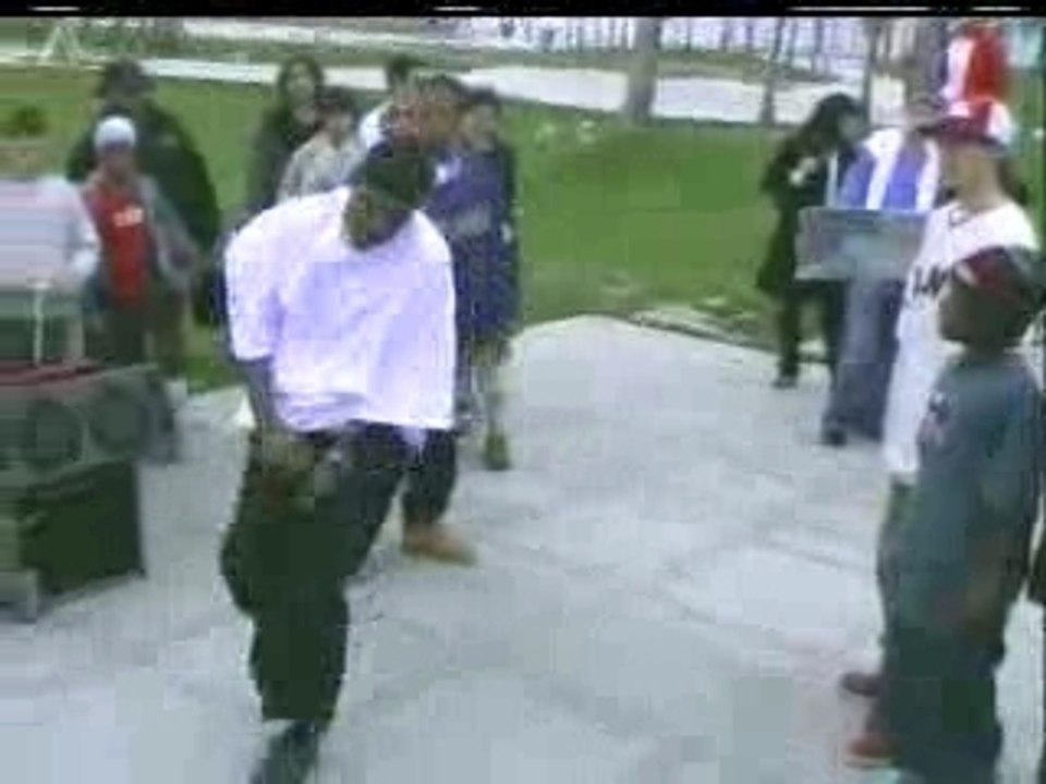 Krump dance ( Krumping king ) ;)