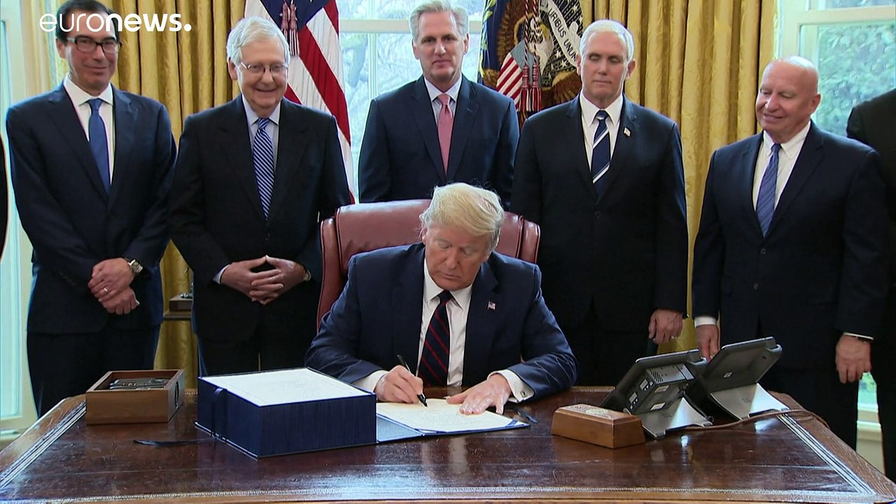 $2,2 трлн на спасение экономики США