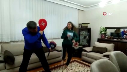 Ispartalı tekvandoculardan 'evde kal, hareketsiz kalma' mesajı