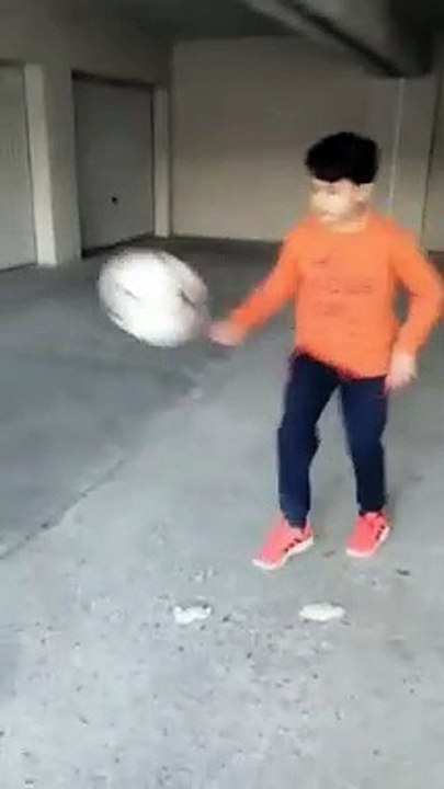 Mohamed U12 (Merci pour ta participation! Continue à travailler)