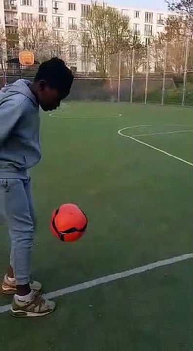 Claudin U12 PD (Merci pour ta participation! Continue à travailler)