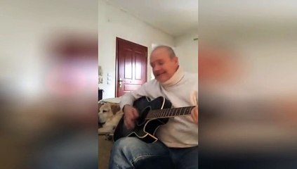 Ο Τάκης Νερολής τραγουδά για τον κορονοϊό