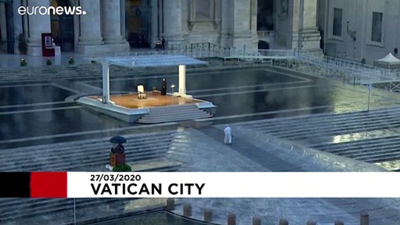 Papst spendet Sondersegen 'Urbi et Orbi'