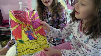 Sophia, Isabella e Alice Acordando de Manhã para ler as suas Cartinhas