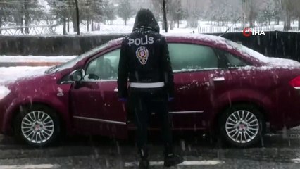 Sarıkamış’ta yoğun kar yağışı altında uygulama