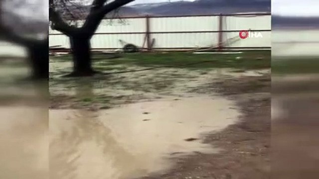 Akçadağ'da sağanak ve dolu yağış sele neden oldu