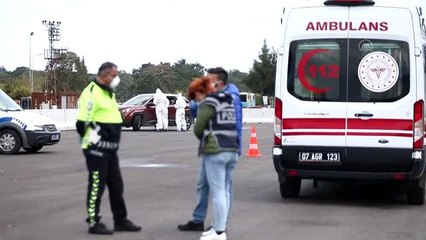 Koronavirüs ihbarı yapılan otomobil, polisi harekete geçirdi