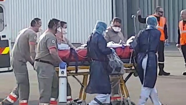 Covid-19: premières évacuations aériennes depuis l aérodrome de Courcelles