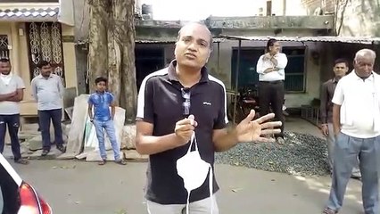 मंदसौर: ऑफिसर ने आमजन को सतर्कता बरतने के बारे में दी जानकारी