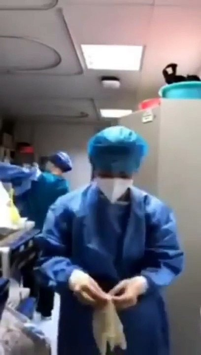 Çinli doktorların çalışmak için Hazırlanışı..