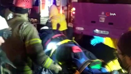 İETT otobüsüyle çekici kamyonetin karıştığı kazada 1 kişi yaralandı