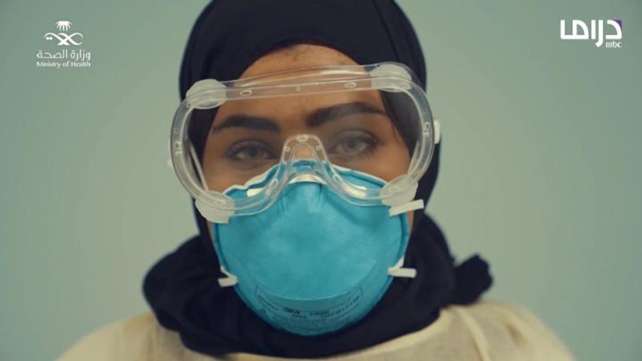 أمل ممرضة تشرف على حالات العزل الصحي وتكشف كيف تتعامل مع مرضى فيروس كورونا.. وهذه النصائح الغالية منها لكم  #أبطال_المجتمع