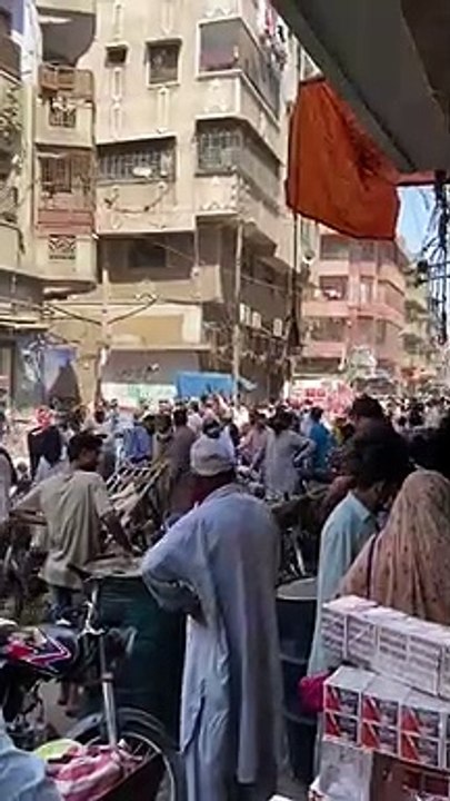 Public Gathering in Jodia Bazar, Karachi in Corona Virus
