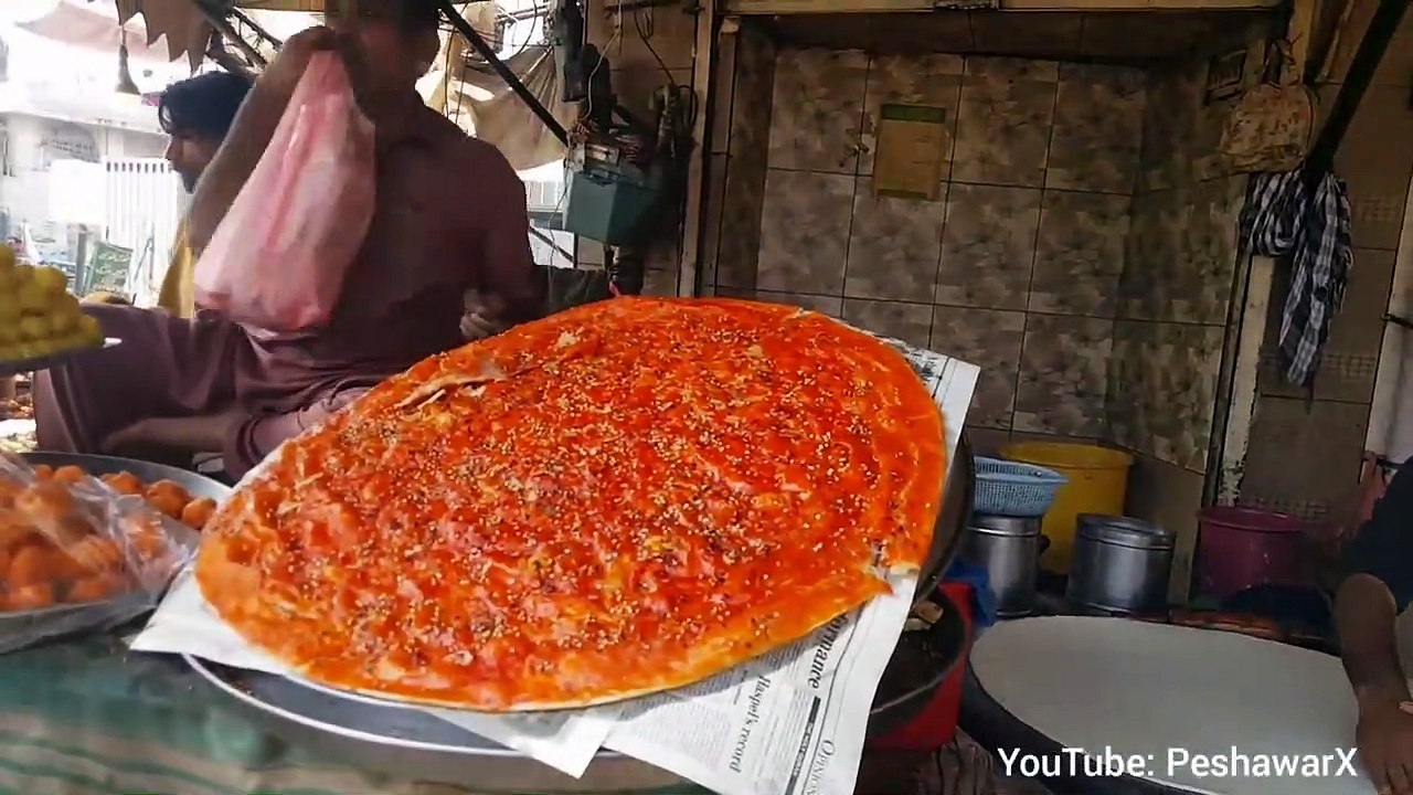 Lahori Katlama, Data Darbar Lahore _ Deep Fried Desi Pizza _ Katlama Recipe _ La