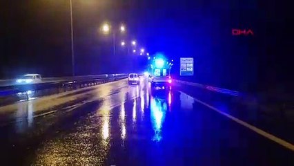 Bariyerlere çarpan otomobil takla attı: 2 yaralı