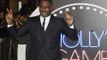 Idris Elba se irrita com conspirações sobre o coronavírus