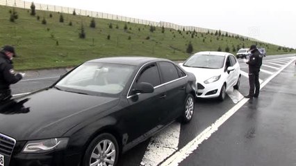 Tekirdağ'da polis ve jandarma ekipleri sürücülerin ateşini ölçtü
