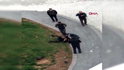 Nöbet geçiren epilepsi hastasına çevredekiler müdahale etti
