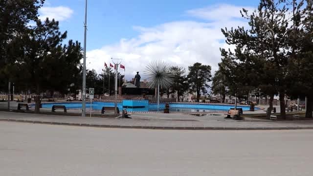 Erzurum'da Evde kal çağrısına uyuluyor