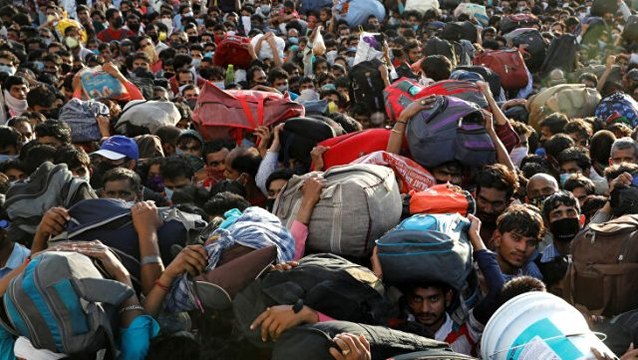 Hindistan'da koronavirüs sebebiyle getirilen sokağa çıkma yasağı kaosa dönüştü