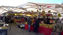 İzmir'de semt pazarları dolu