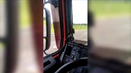 Caminhoneiro de Cascavel recebe marmita em rodovia e elogia boa ação