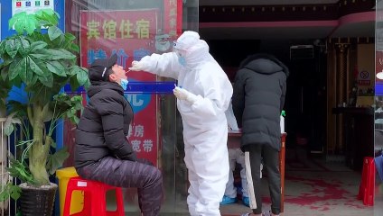 ووهان تنفتح للحياة وحذر من الإصابات "المستوردة"