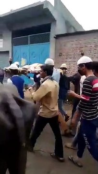 फतेहपुर: इंसानियत की मिसाल पेश करते हुए मुस्लिम लोगों ने हिन्दू भाई का किया अंतिम संस्कार