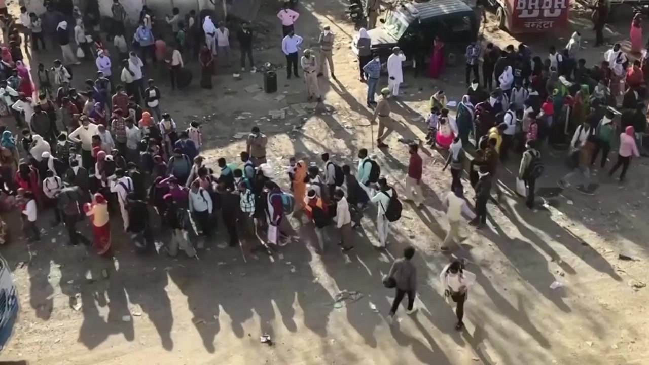 인도, 국가봉쇄령 속 수십만 명 뉴델리 탈출 '아수라장' / YTN