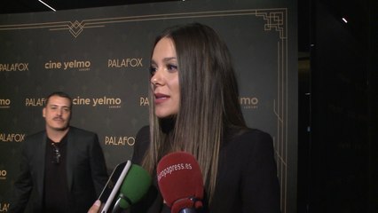 Lorena Gómez disfruta del sol en la recta final de su embarazo