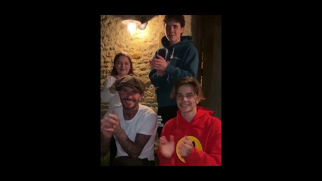 Sao quốc tế thực hiện trào lưu vỗ tay cổ vũ y bác sĩ chống dịch