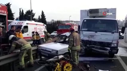 E-5 Bakırköy mevkii, Avcılar istikametinde otomobil kamyonetle çarpıştı: 1 ölü