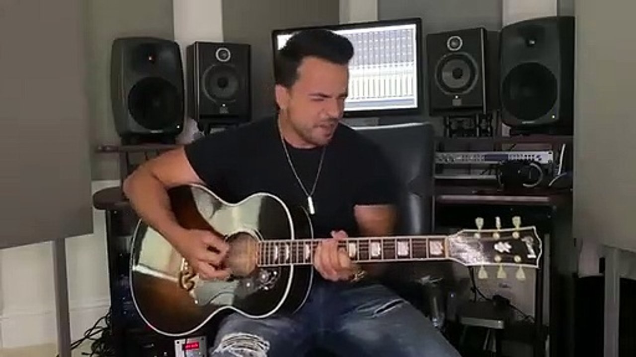 Luis Fonsi - No Me Doy Por Vencido (Acústico) #LaLigSantander