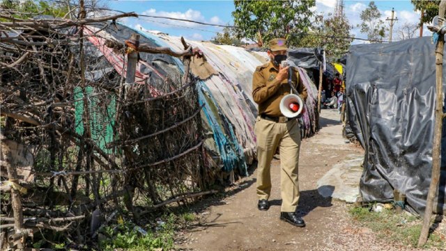 Lockdown Awareness: UP Police sings songs to aware people