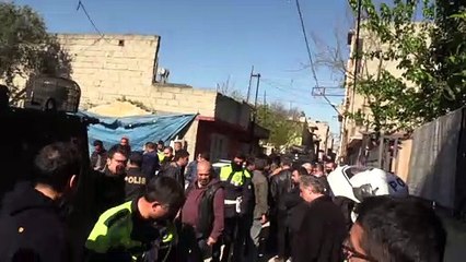 Polisi bıçaklayan şüpheli silahla bacağından vurulup yakalandı - ADANA