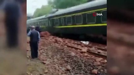 Çin’de yolcu treni raydan çıktı: Yaralılar var