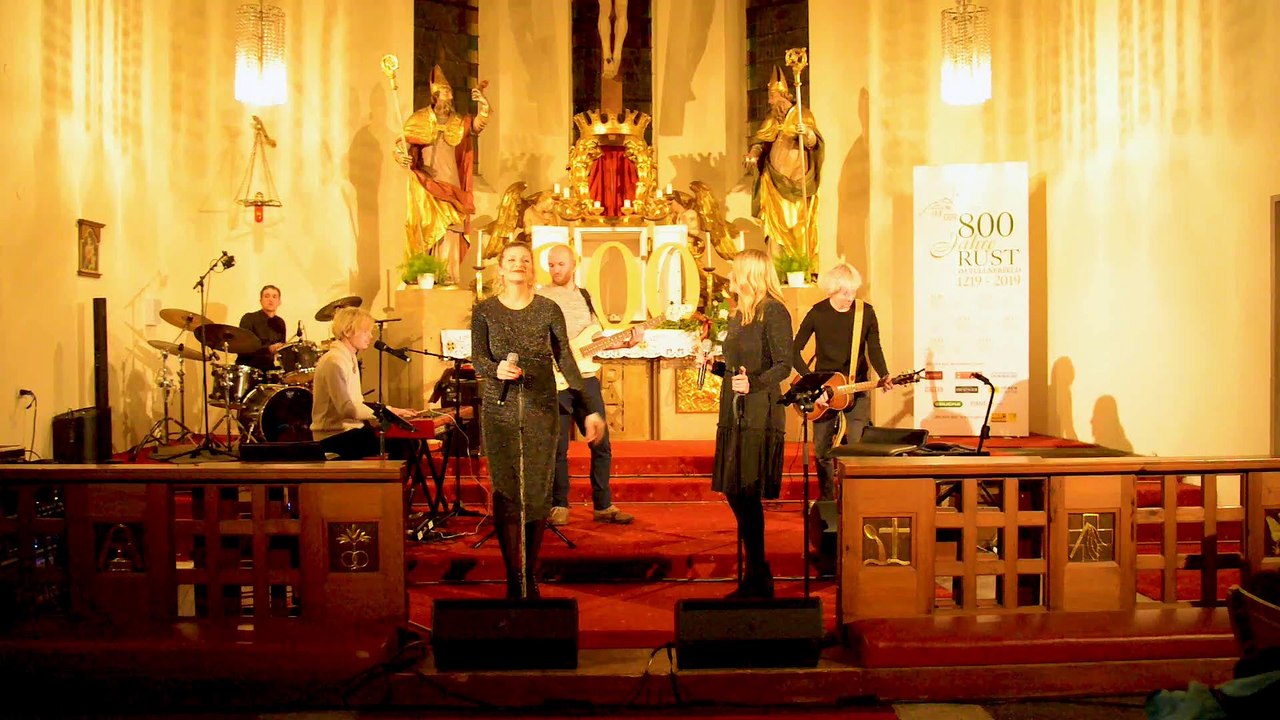 Christmas Lights | Pfarrkirche Rust | FJG_7375