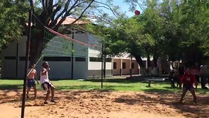Ronaldinho'nun hapis hayatı böyle geçiyor